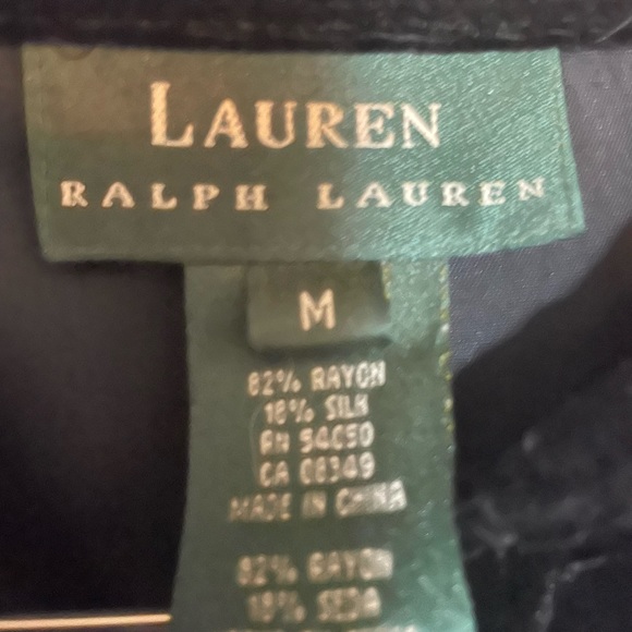 Stunning LAUREN by Ralph Lauren black Rayon pantsuit for the holidays. Size Med. - Picture 6 of 8